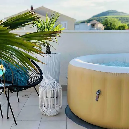 Modern Apt. With Whirlpool, Pool, Netflix & Bbq 公寓