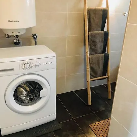Modern Apt. With Whirlpool, Pool, Netflix & Bbq 公寓 *