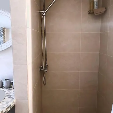 Modern Apt. With Whirlpool, Pool, Netflix & Bbq
