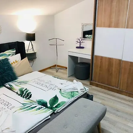 Modern Apt. With Whirlpool, Pool, Netflix & Bbq